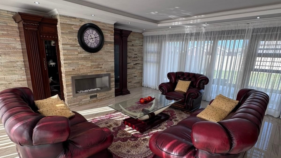 5 Bedroom Property for Sale in Overbaakens Eastern Cape